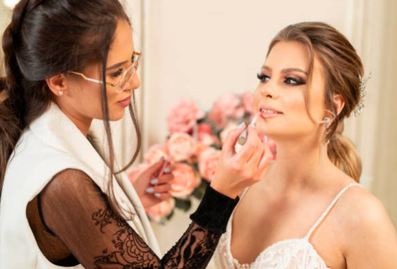 Maquiagem para Mãe da Noiva Jardim Carlu - Maquiagem para Casamento Durante o Dia