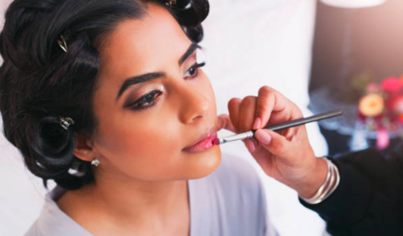 Maquiagem Simples para Madrinha de Casamento Vila Carolina - Maquiagem para Mãe da Noiva