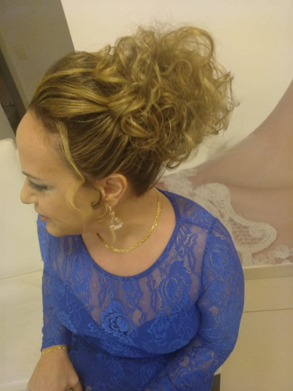 Onde Fazer Penteados para Cabelos Cacheados para Casamento Jardim São Manoel - Penteados de Casamento Noiva