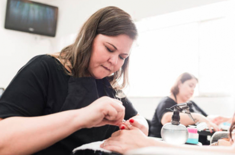 Profissional Manicure e Pedicure Agendar Furnas - Salão de Beleza Manicure e Pedicure